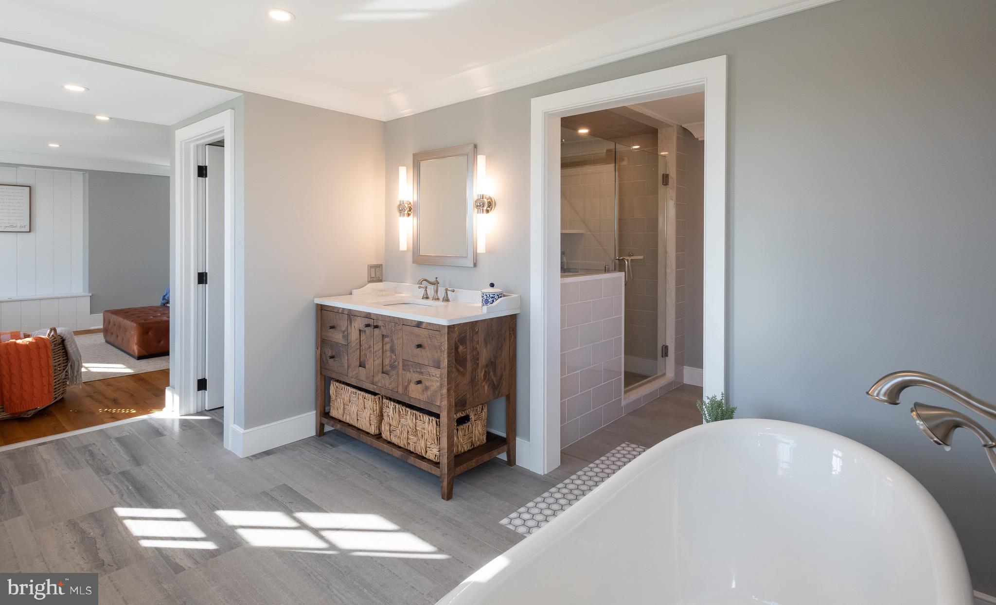 RADNOR HUNT - Residential