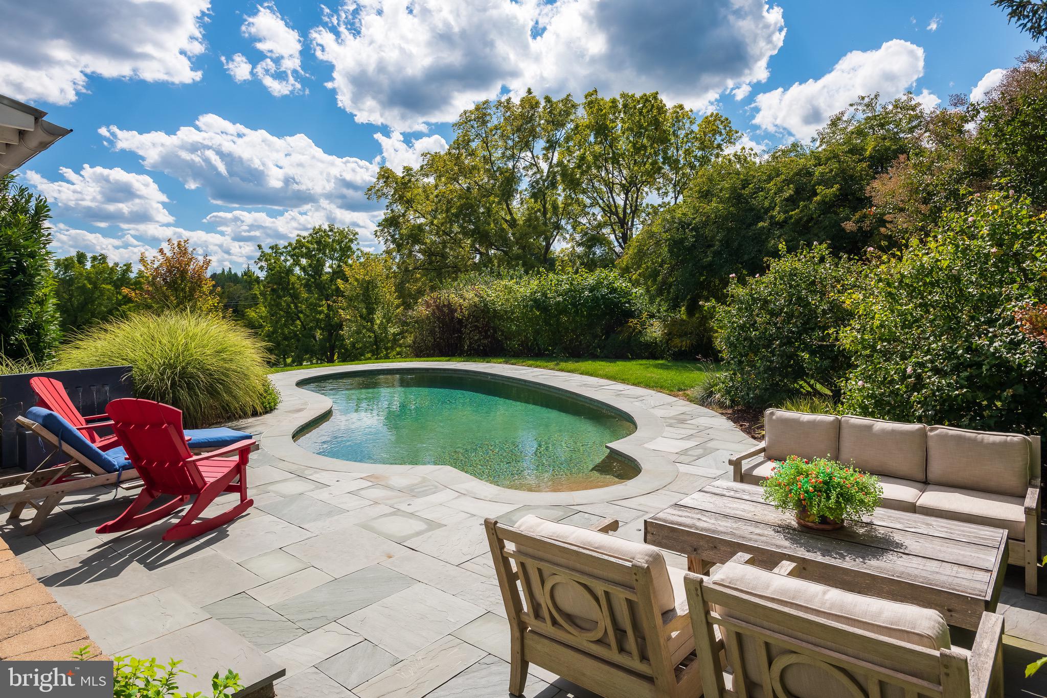 RADNOR HUNT - Residential