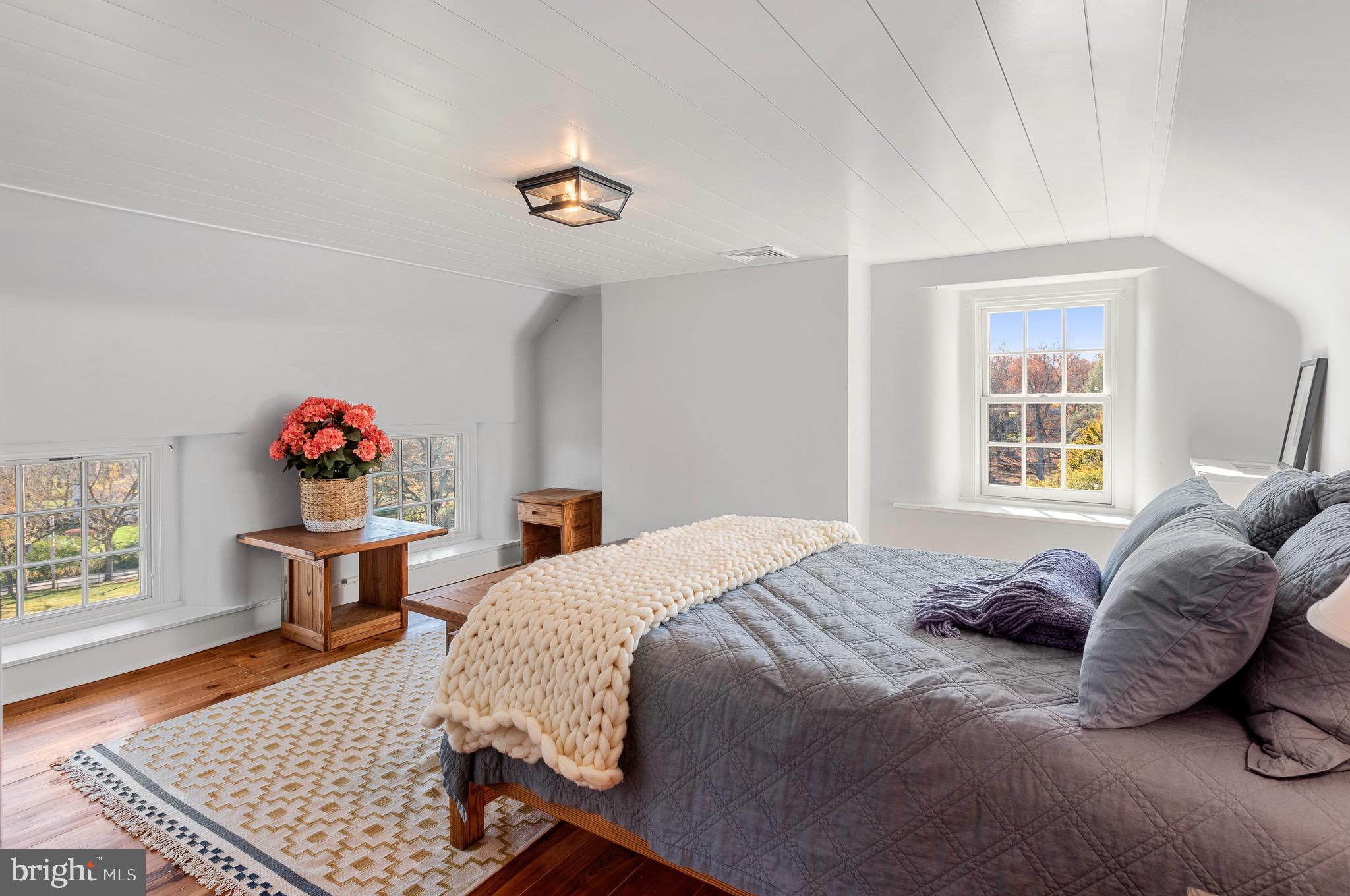 RADNOR HUNT - Residential