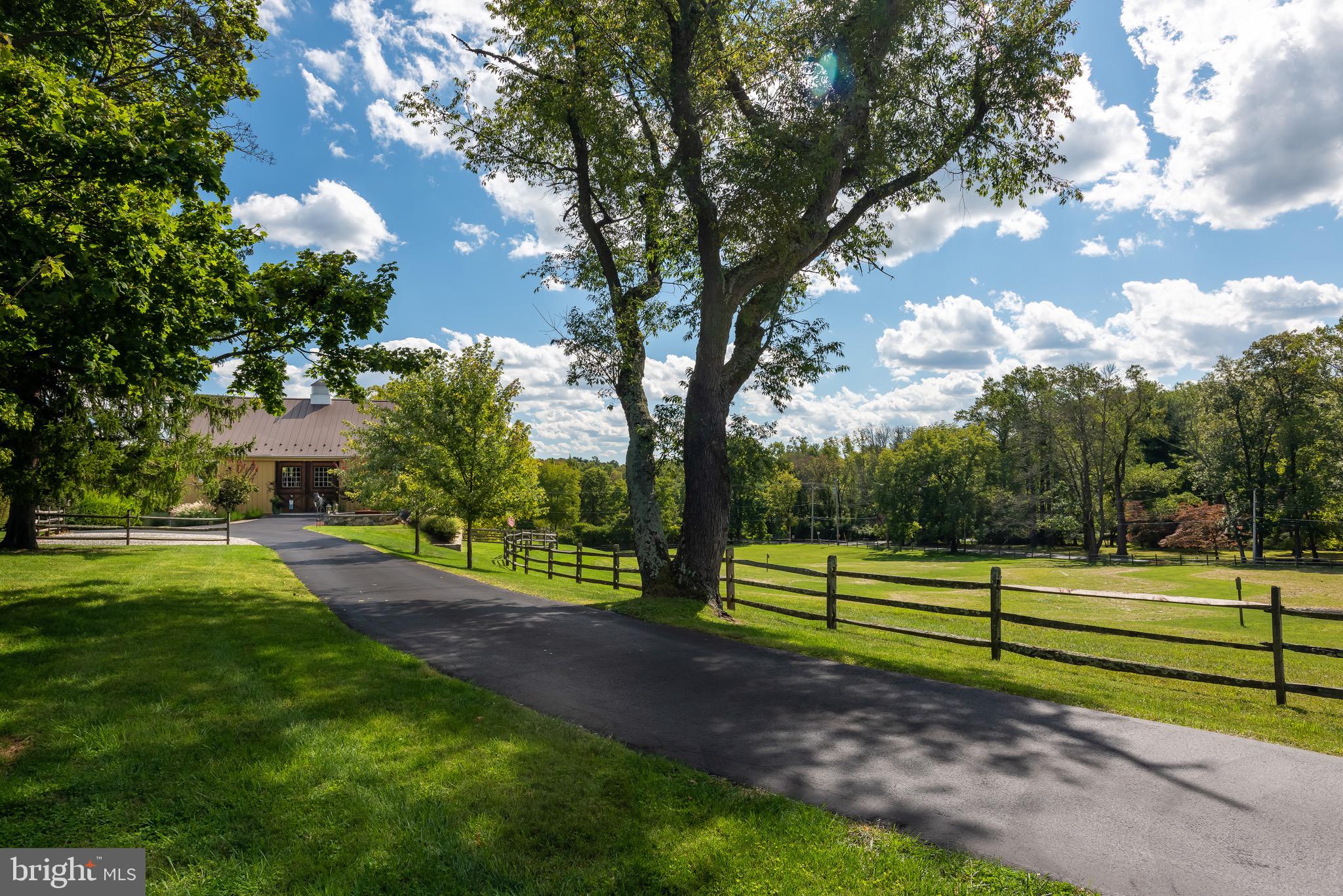 RADNOR HUNT - Residential