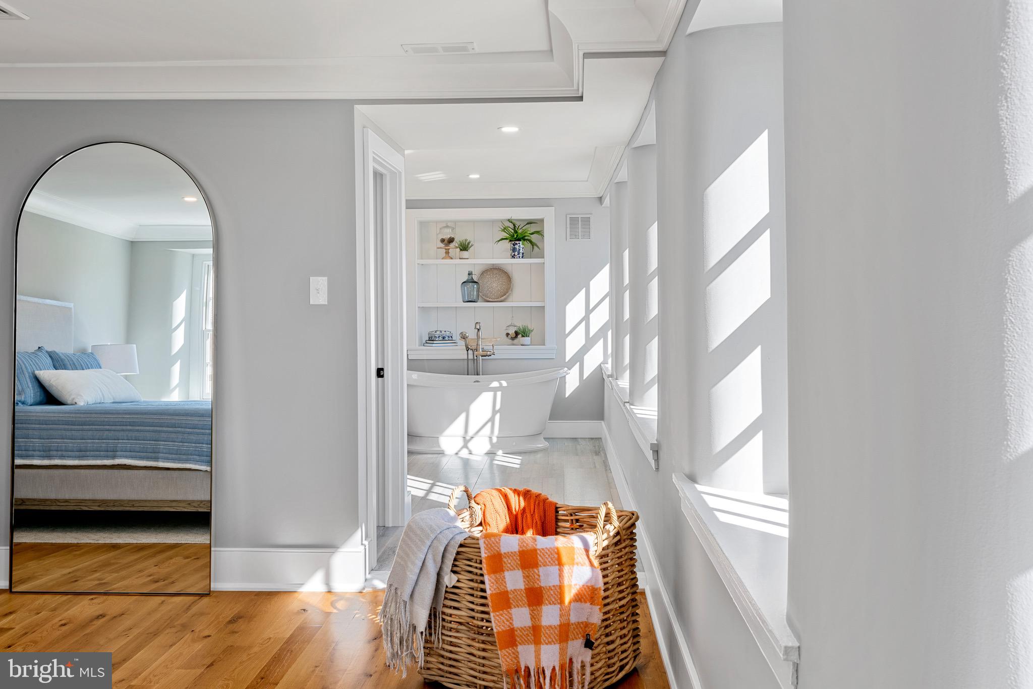 RADNOR HUNT - Residential