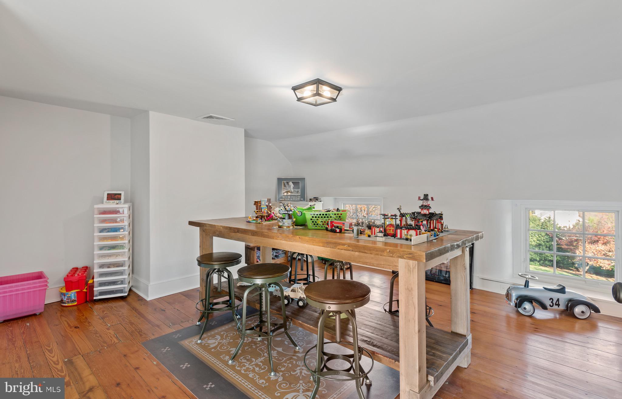 RADNOR HUNT - Residential