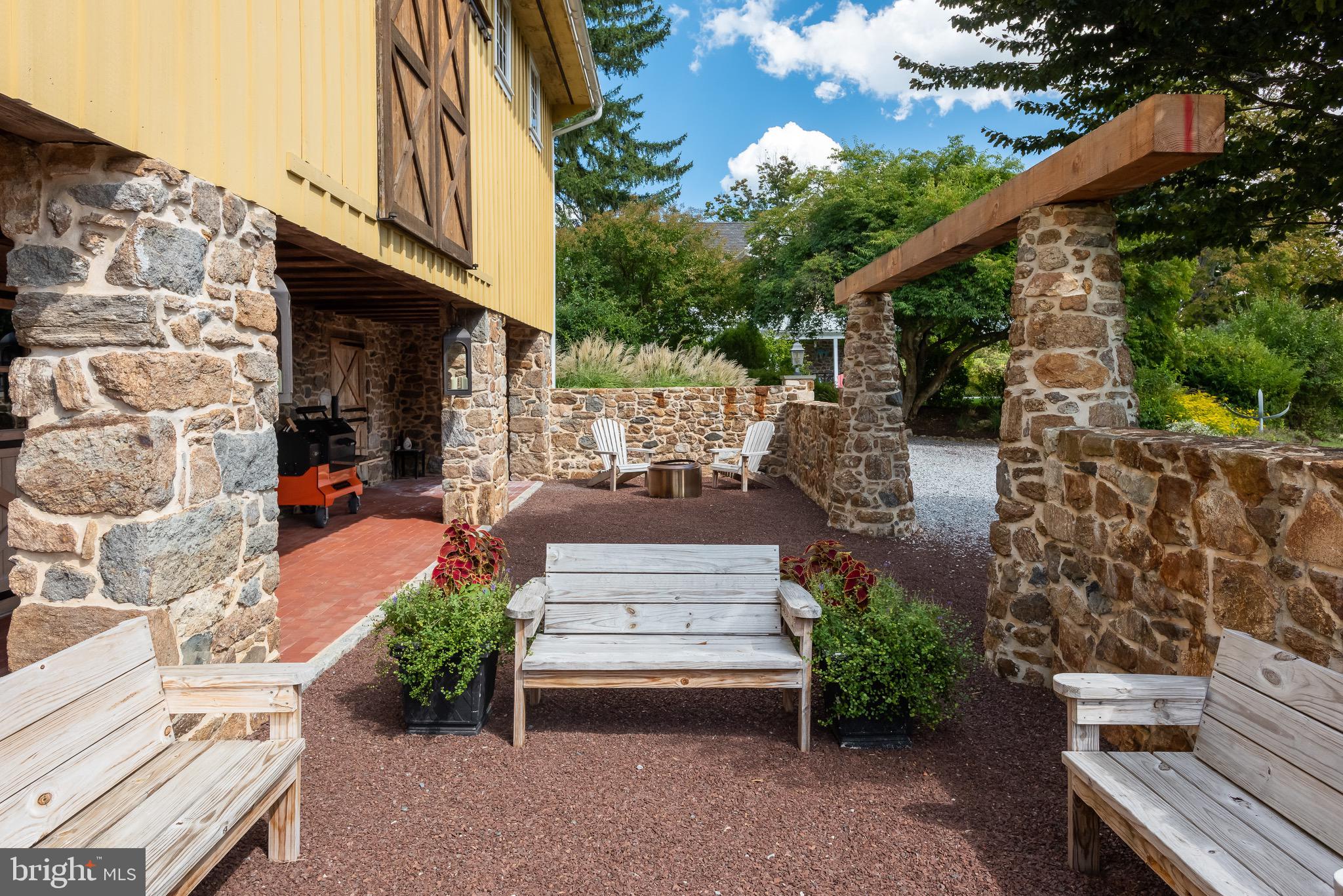 RADNOR HUNT - Residential