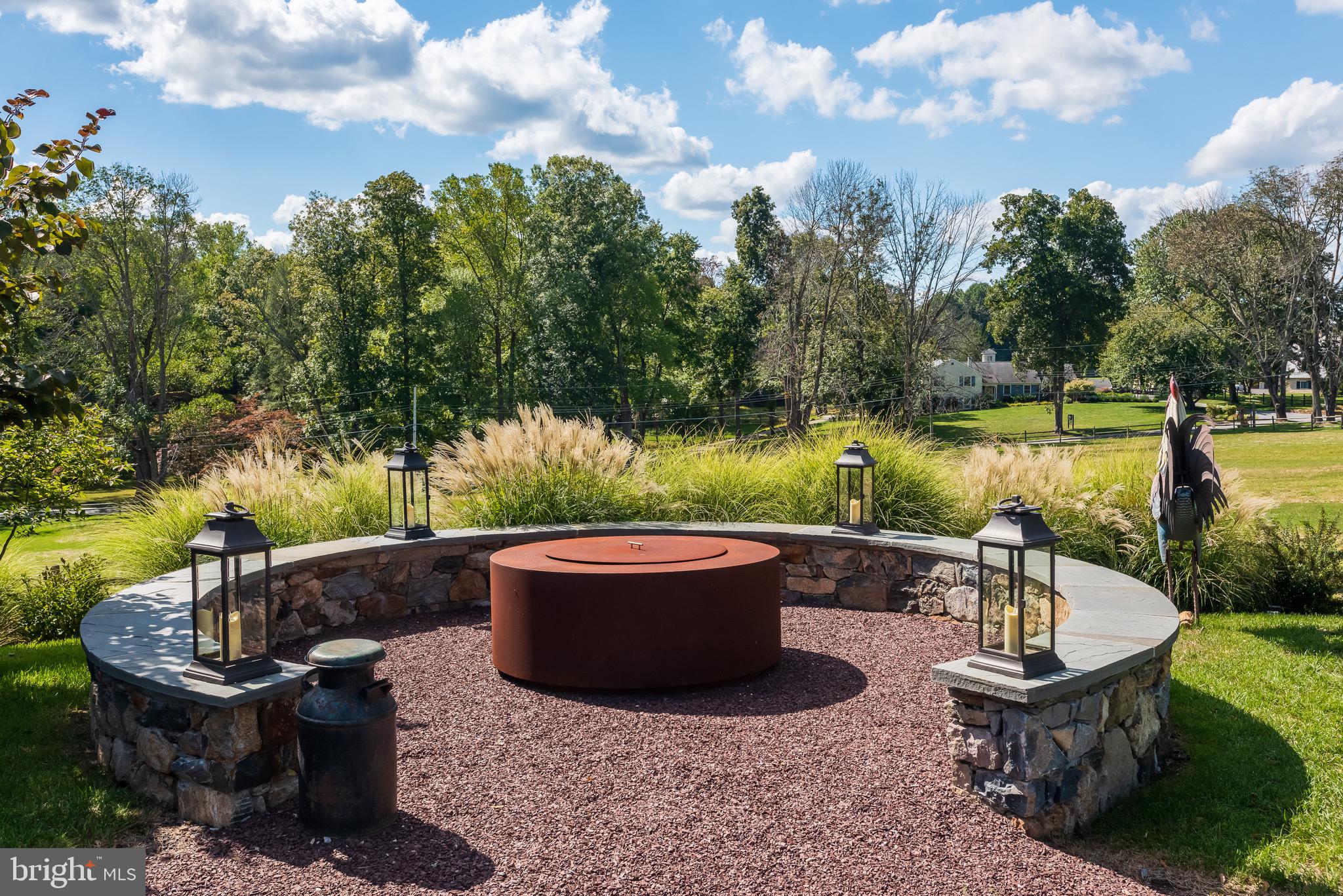 RADNOR HUNT - Residential