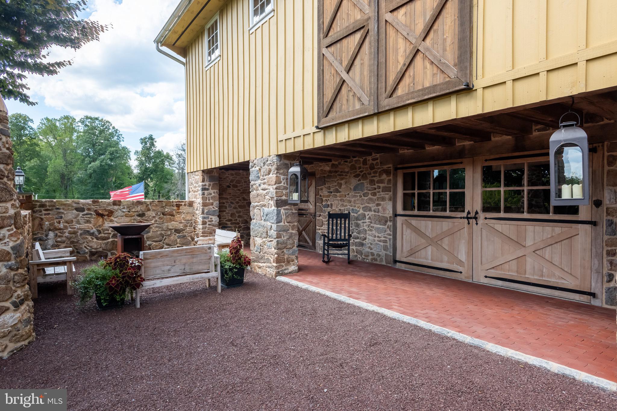 RADNOR HUNT - Residential