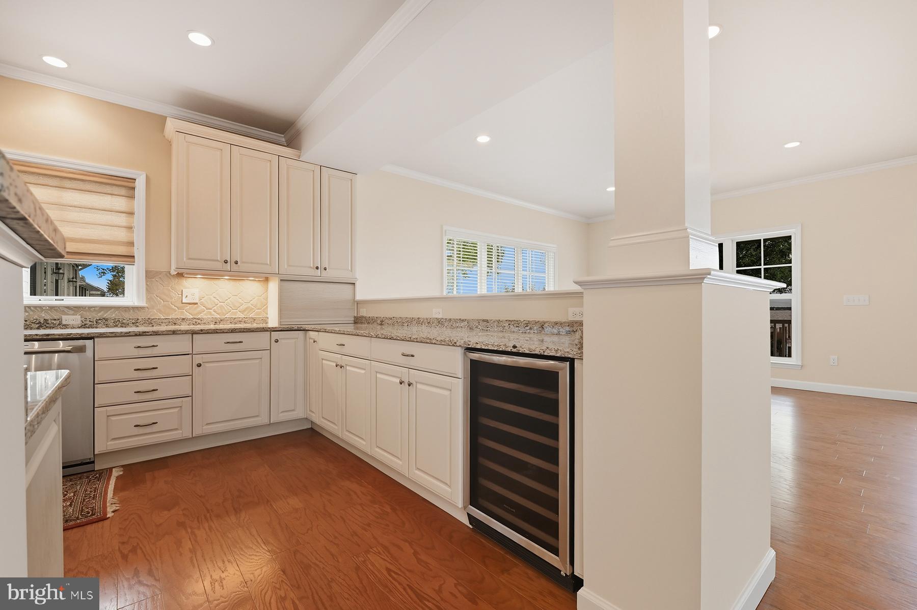 MAGOTHY MANOR - Residential