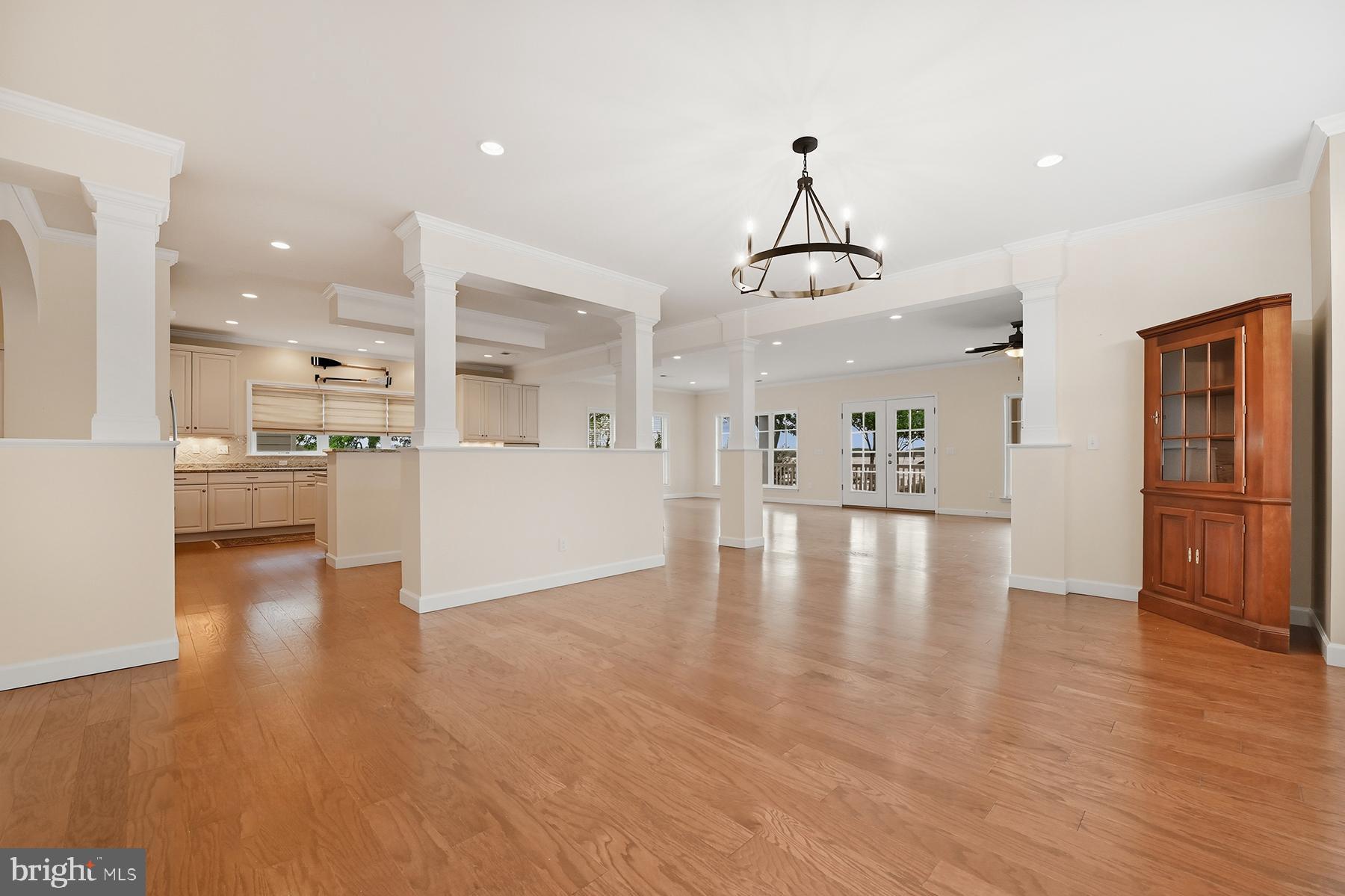 MAGOTHY MANOR - Residential