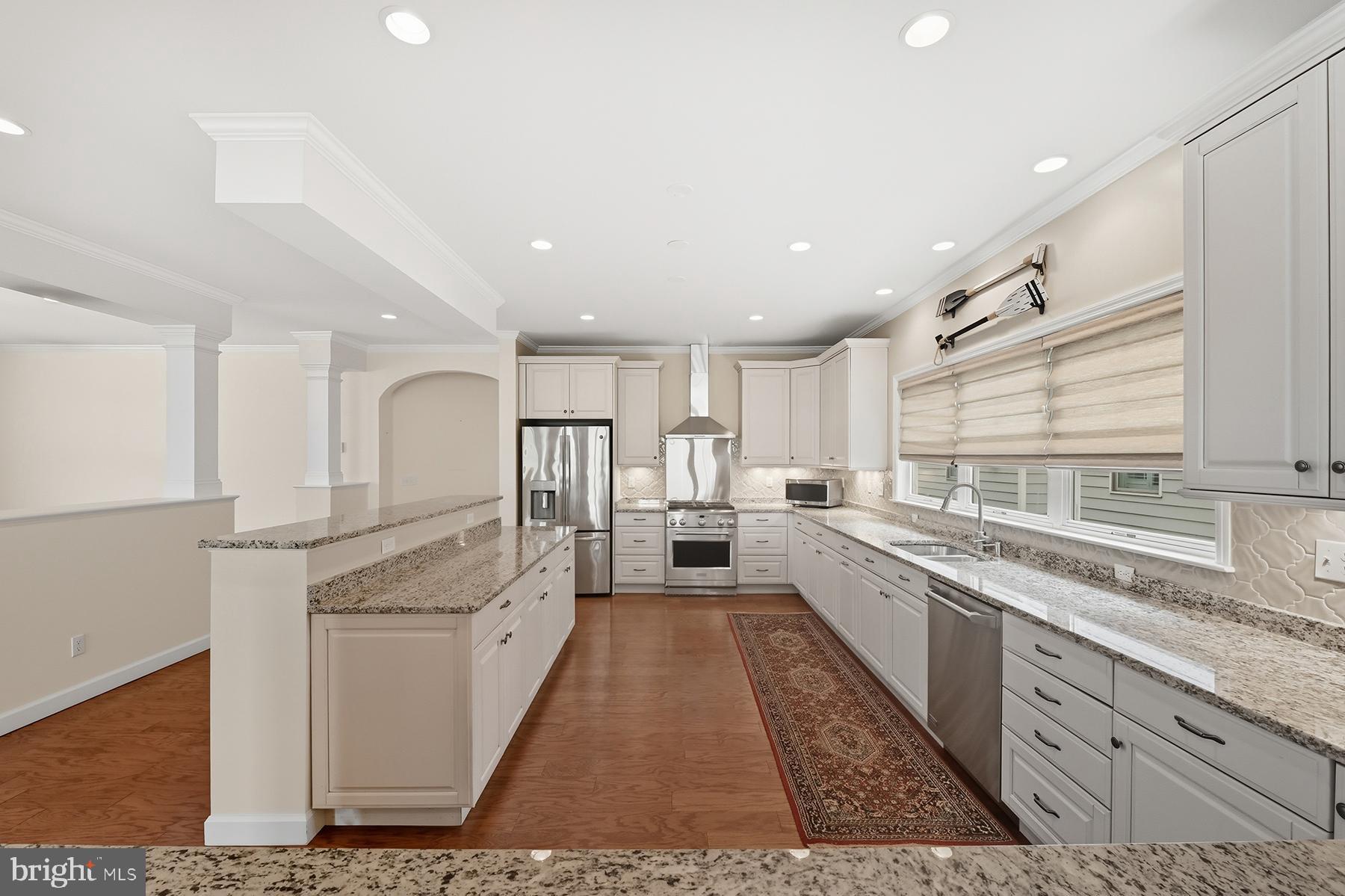 MAGOTHY MANOR - Residential