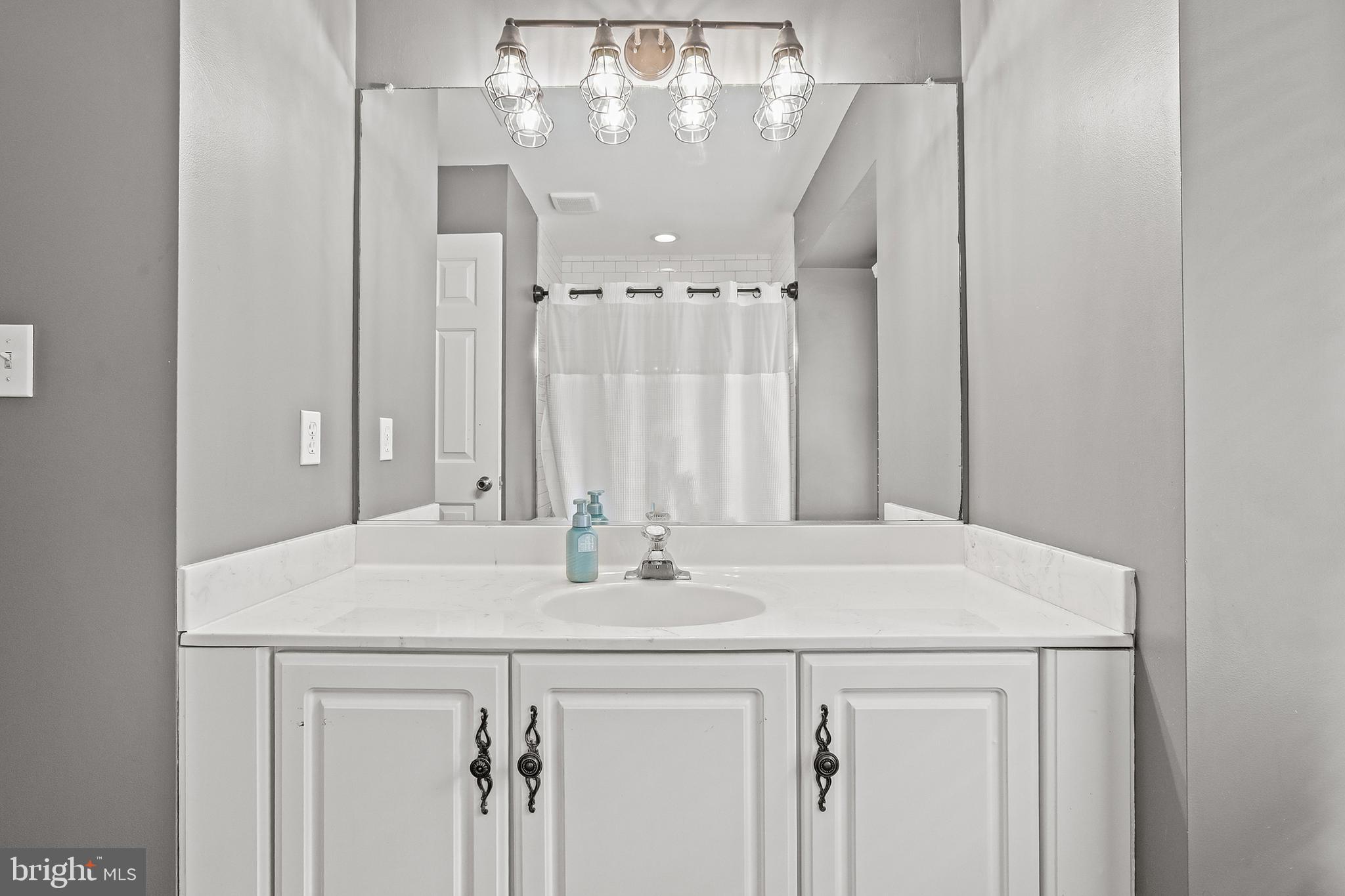 RIDGE POINTE - Residential