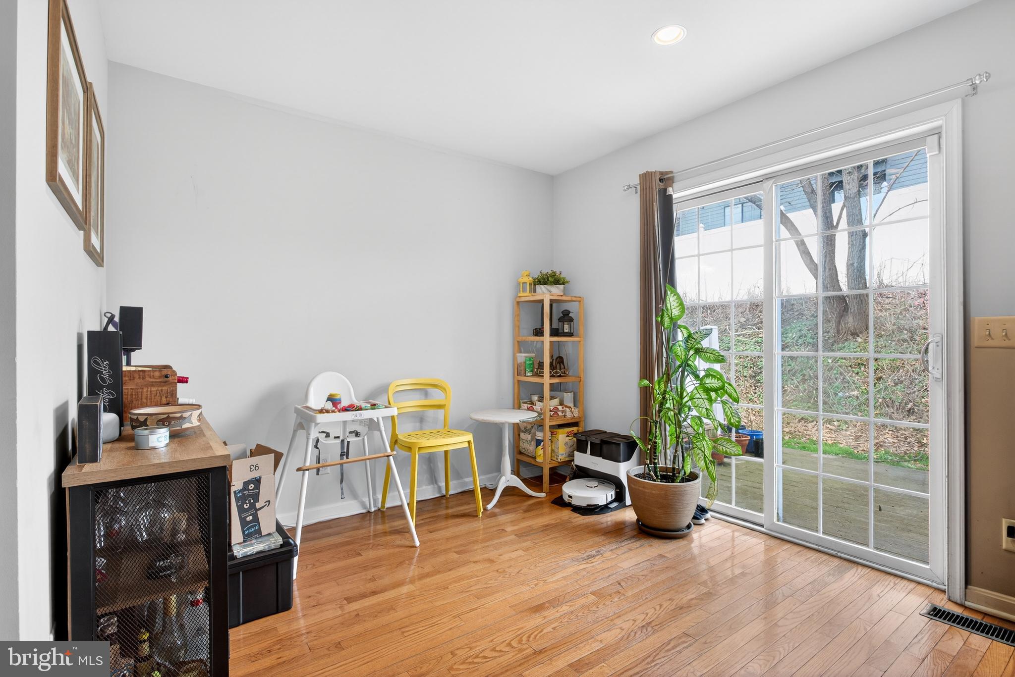 ROXBOROUGH - Residential