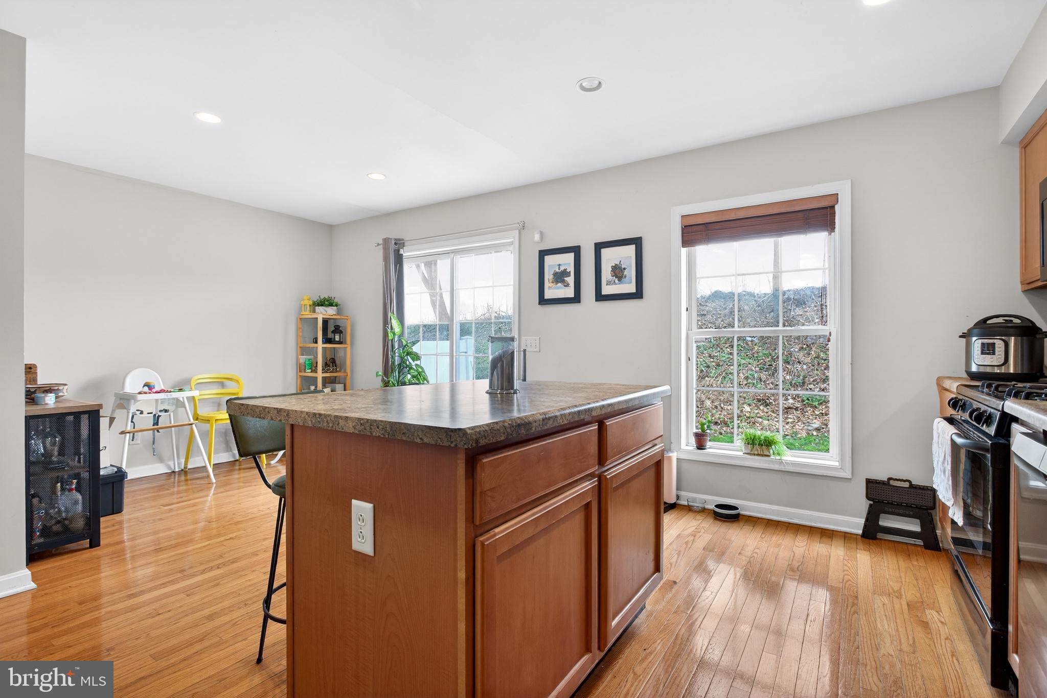 ROXBOROUGH - Residential