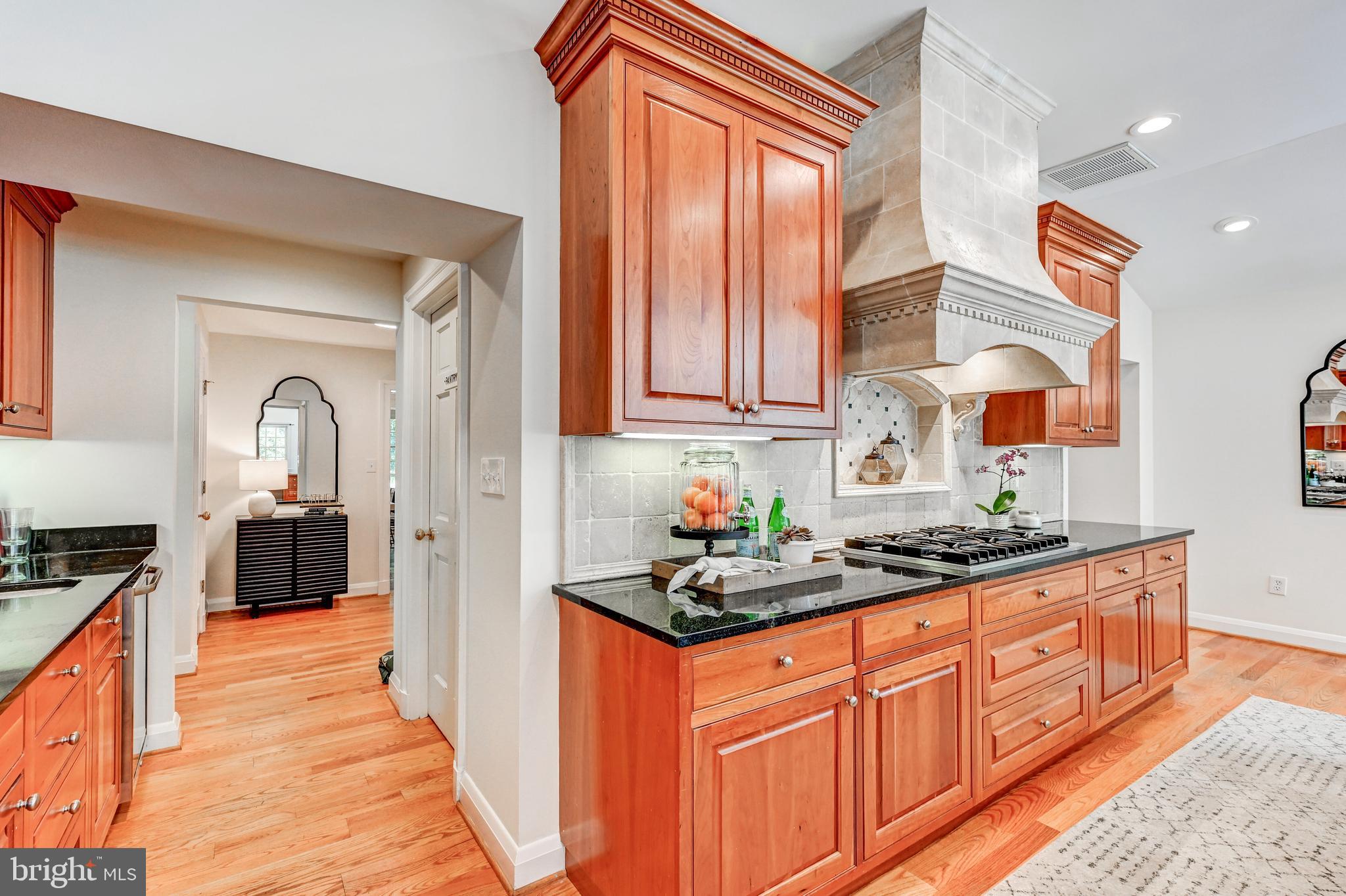 MURRAY HILL - Residential