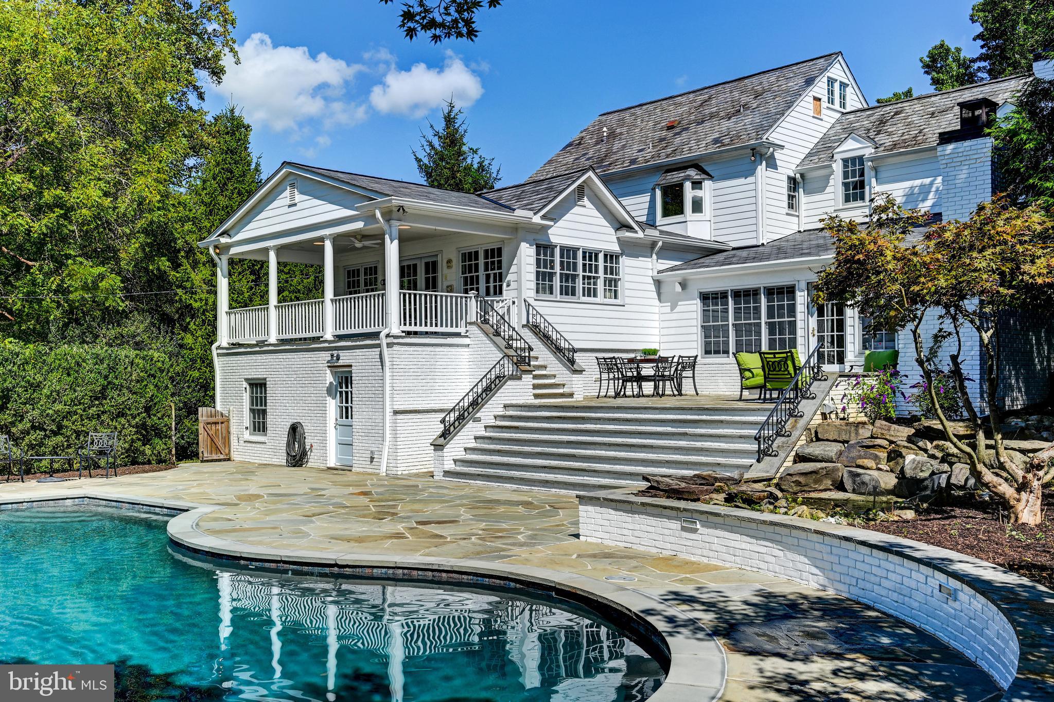 MURRAY HILL - Residential