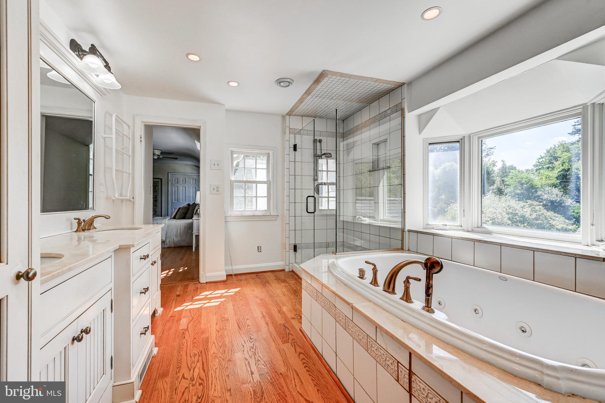 MURRAY HILL - Residential