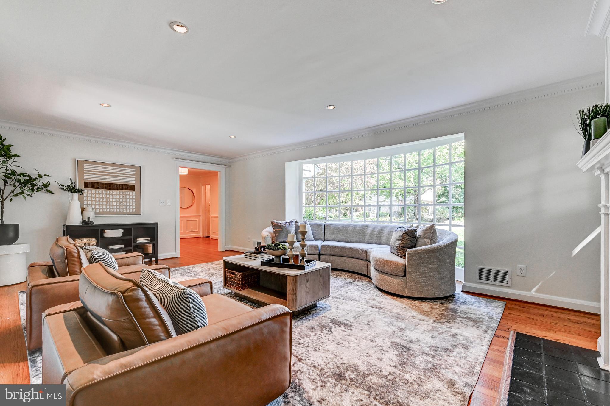 MURRAY HILL - Residential