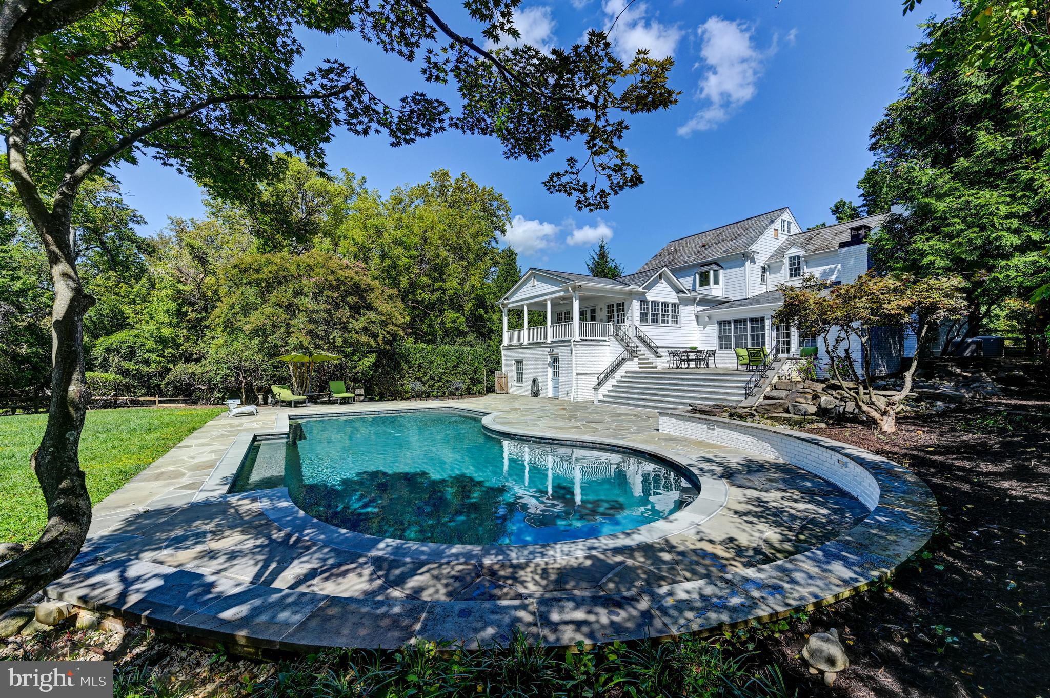 MURRAY HILL - Residential