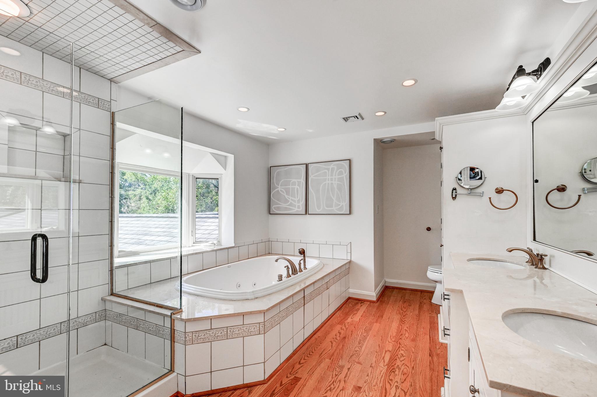 MURRAY HILL - Residential