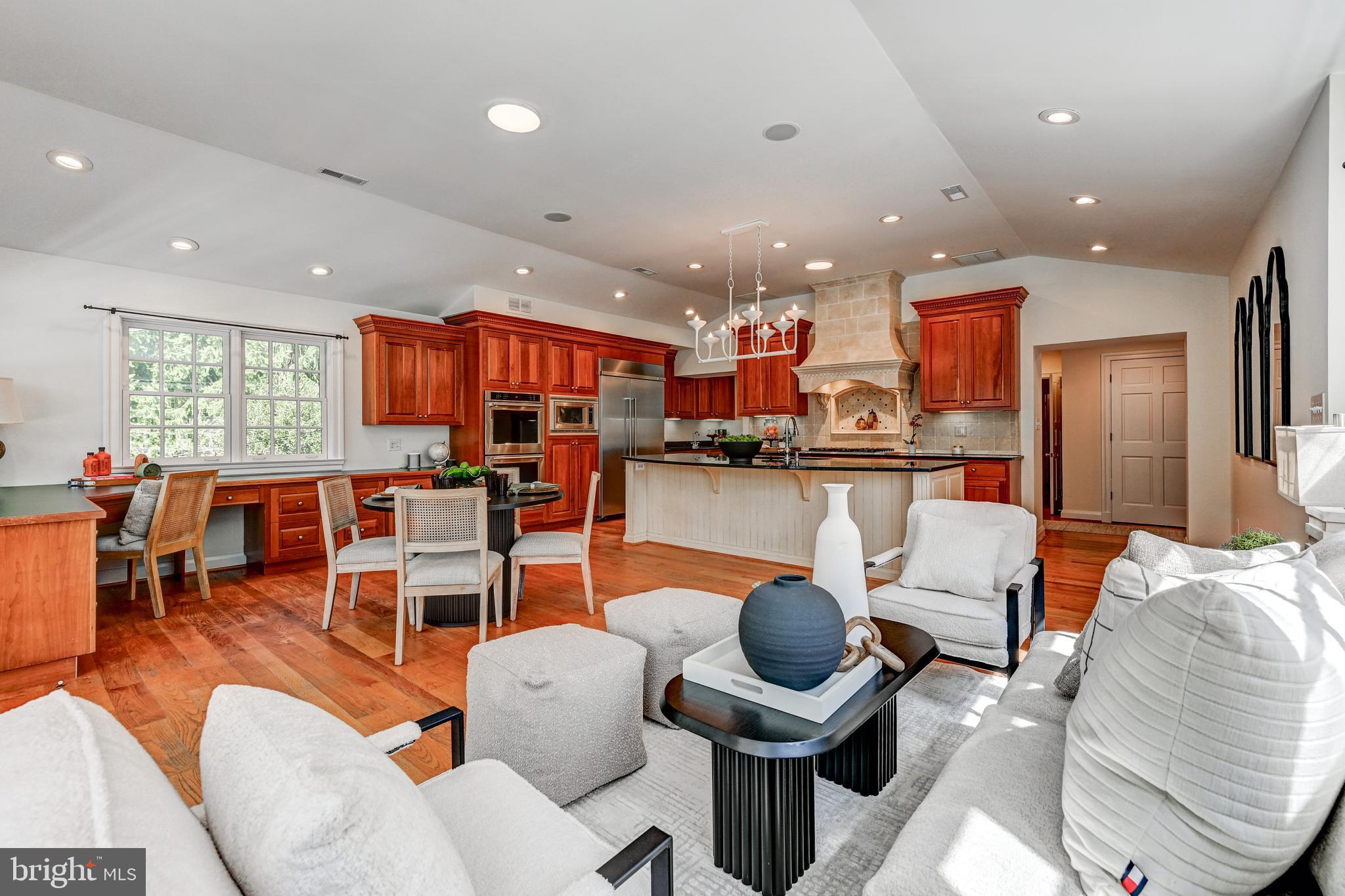 MURRAY HILL - Residential