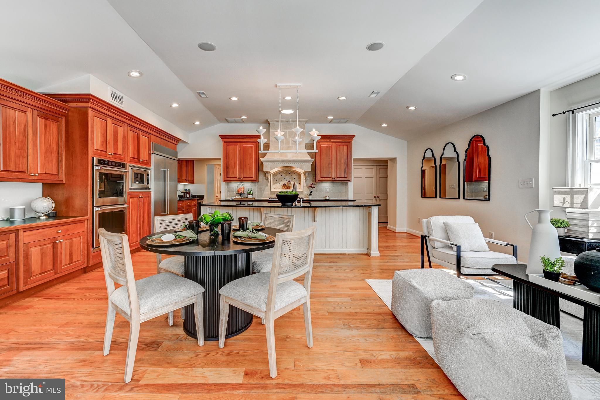 MURRAY HILL - Residential