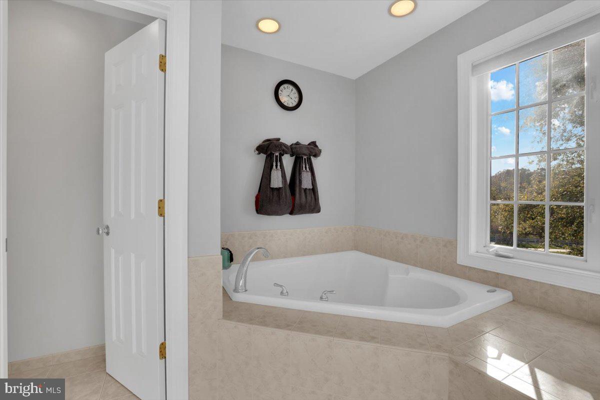 HEATHER KNOLLS - Residential