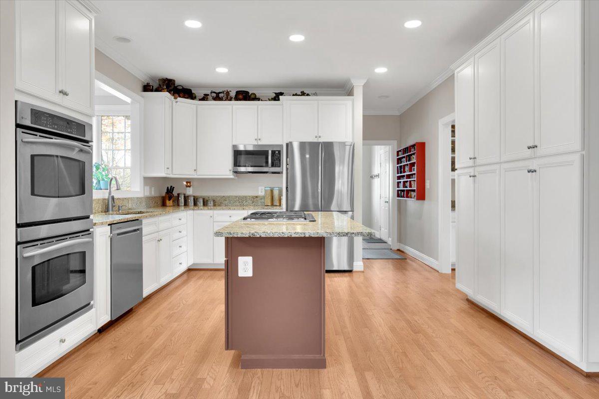 HEATHER KNOLLS - Residential