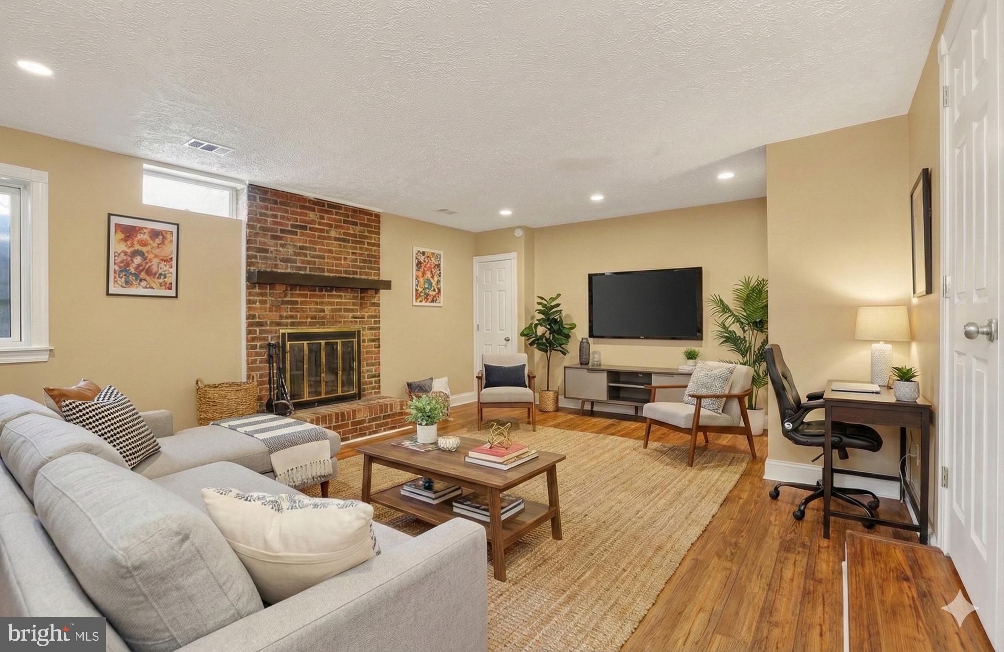 WOODLYNNE COMMUNITY - Residential