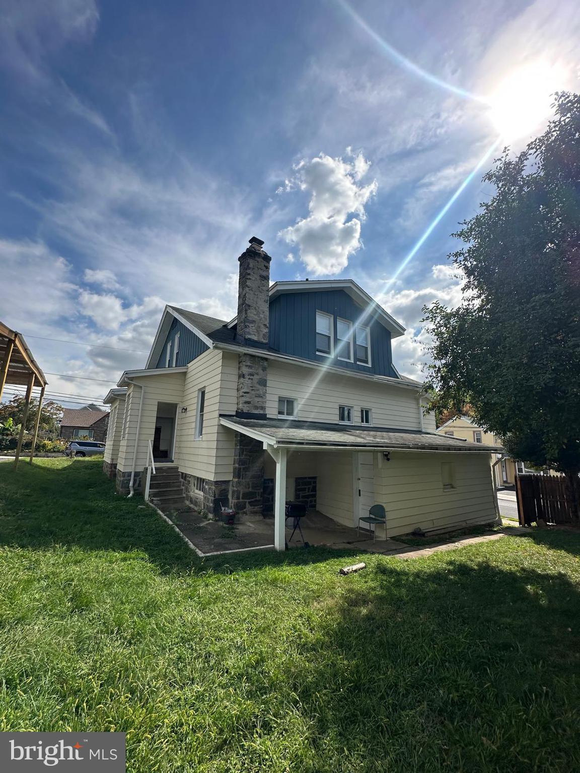 BEVERLY HILLS - Residential Lease