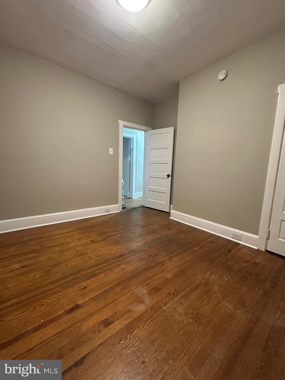 BEVERLY HILLS - Residential Lease