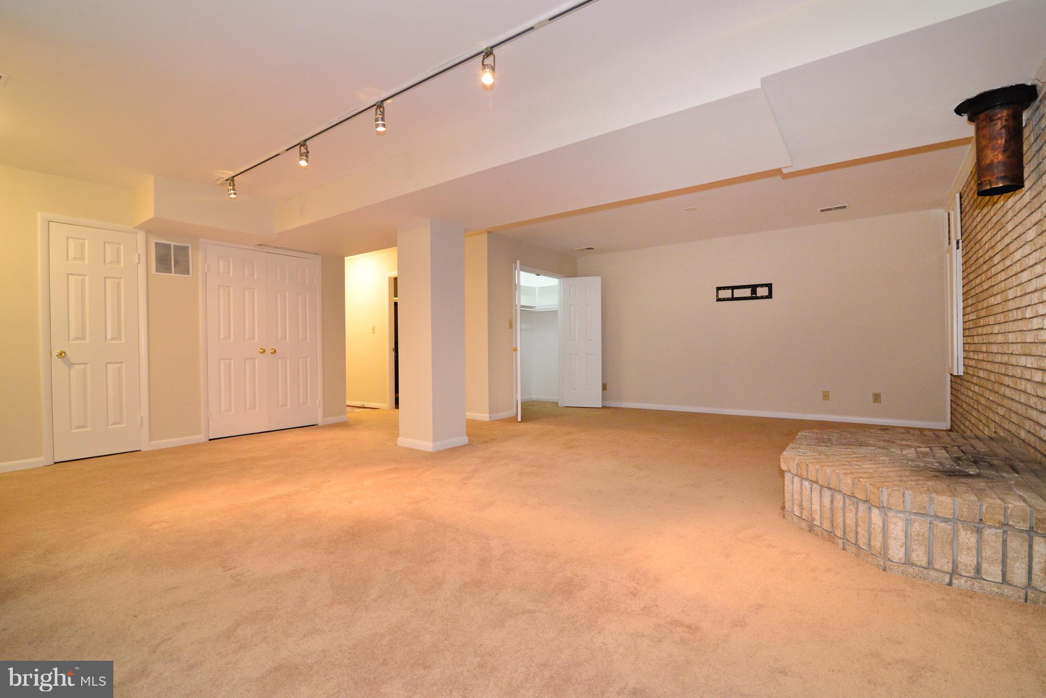 YORKSHIRE ACRES - Residential