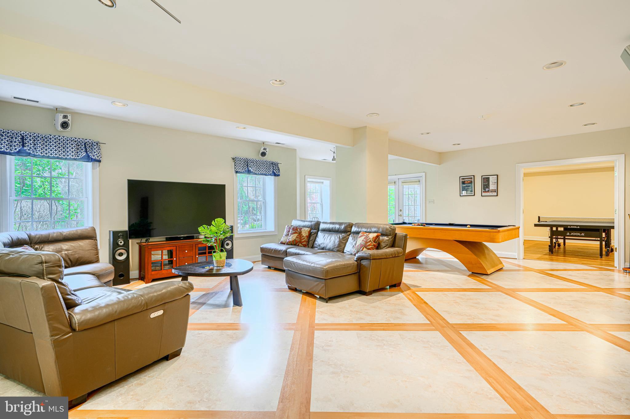 CHAPEL WOODS - Residential