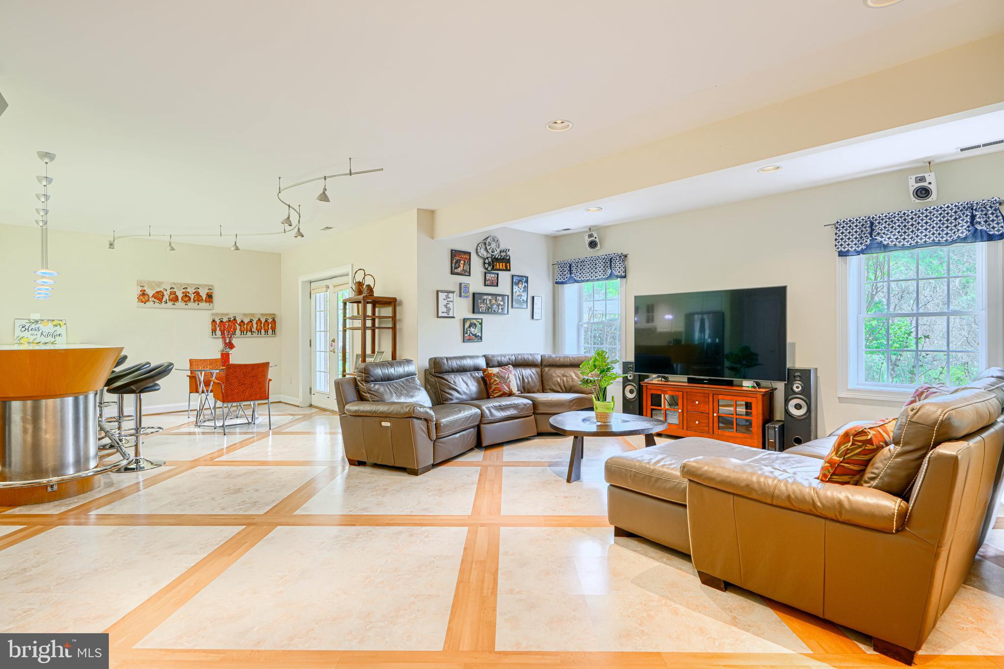 CHAPEL WOODS - Residential