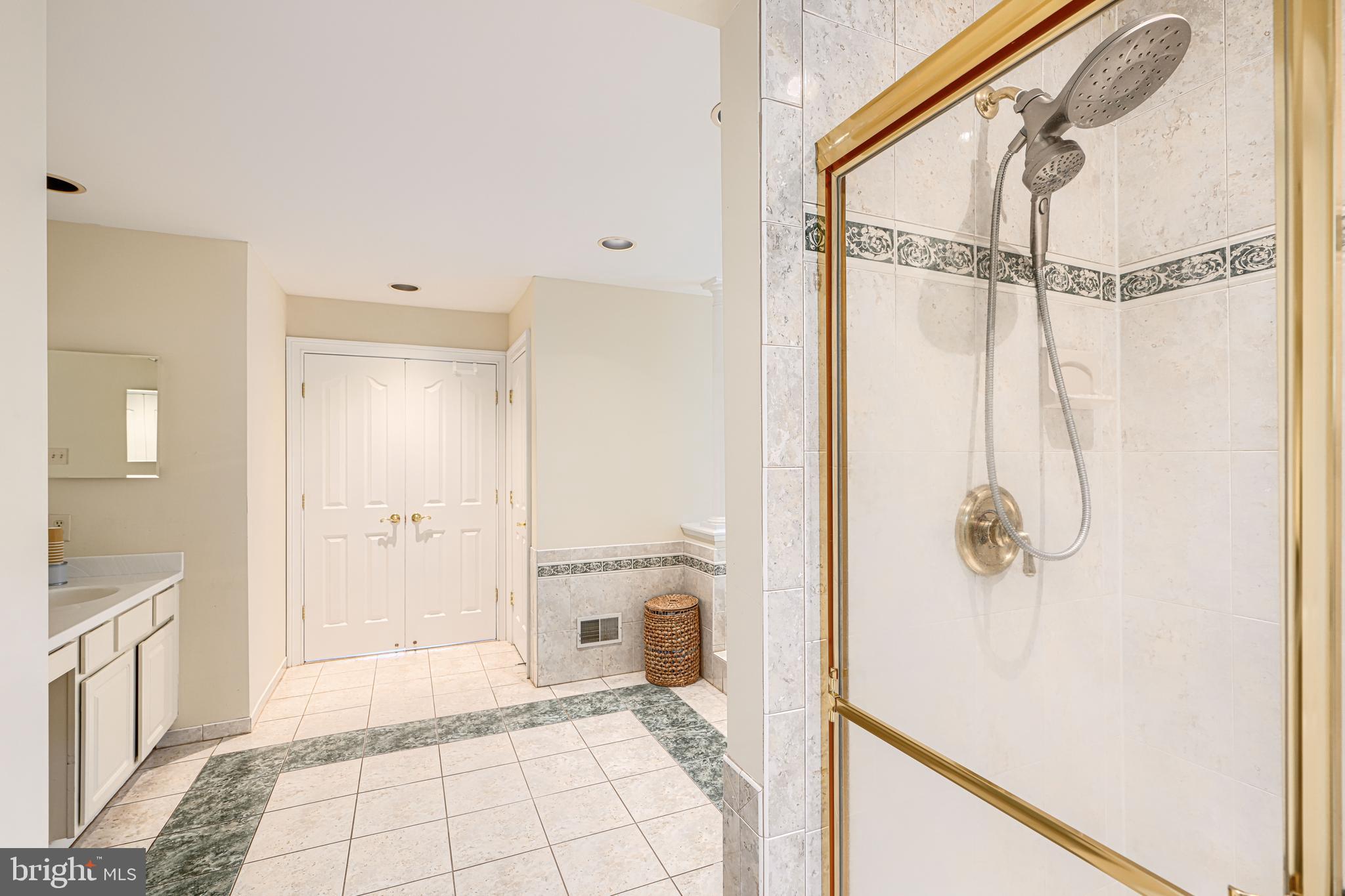 CHAPEL WOODS - Residential