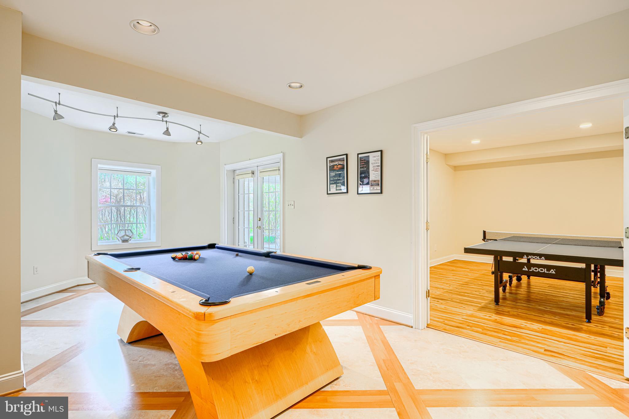 CHAPEL WOODS - Residential