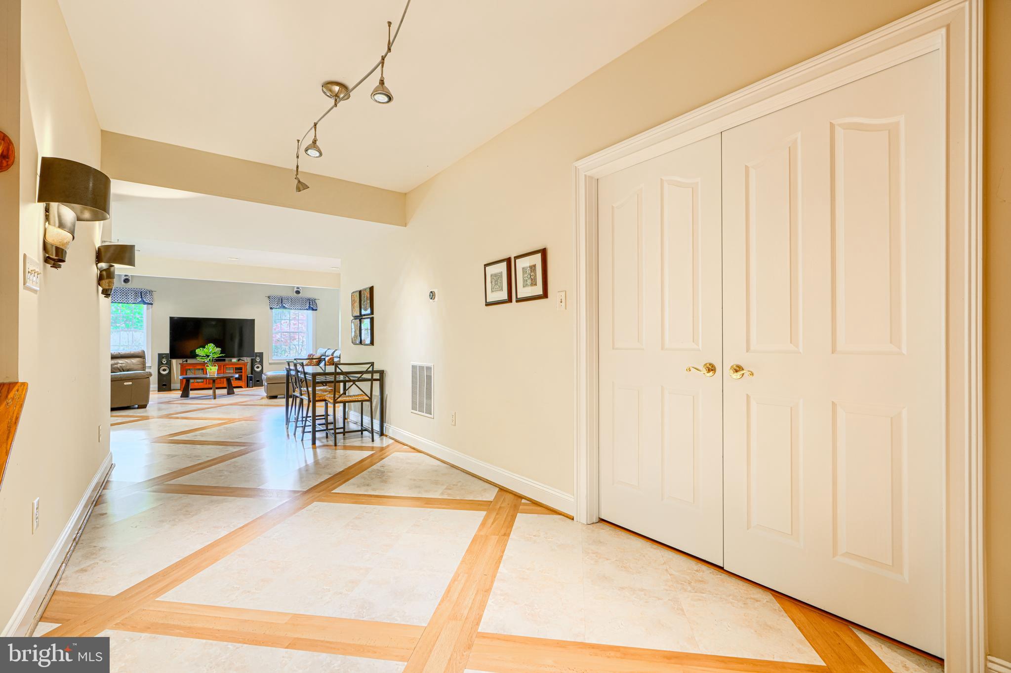 CHAPEL WOODS - Residential