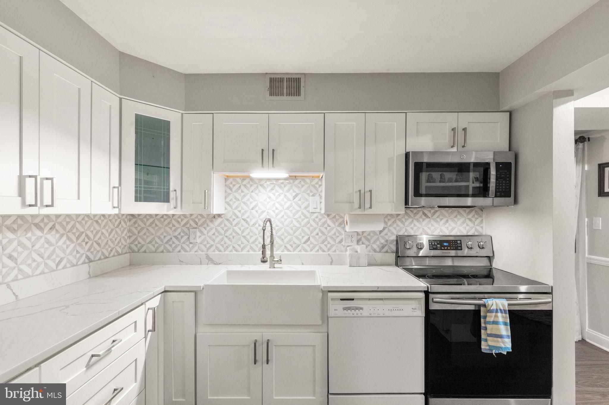 STAPLETON COURT GARDEN - Residential