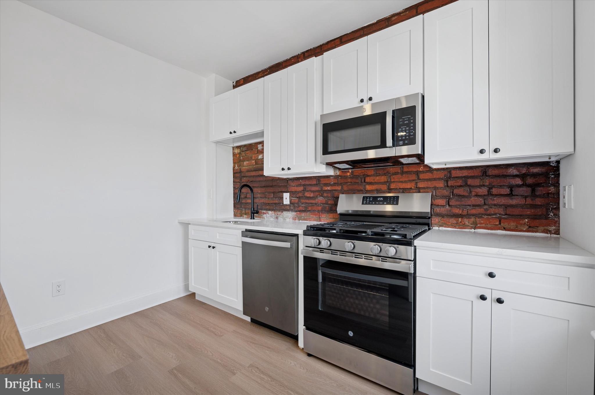 LOGAN SQUARE - Residential Lease