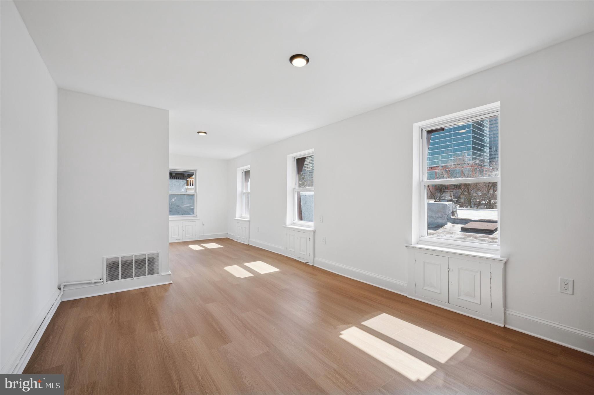 LOGAN SQUARE - Residential Lease