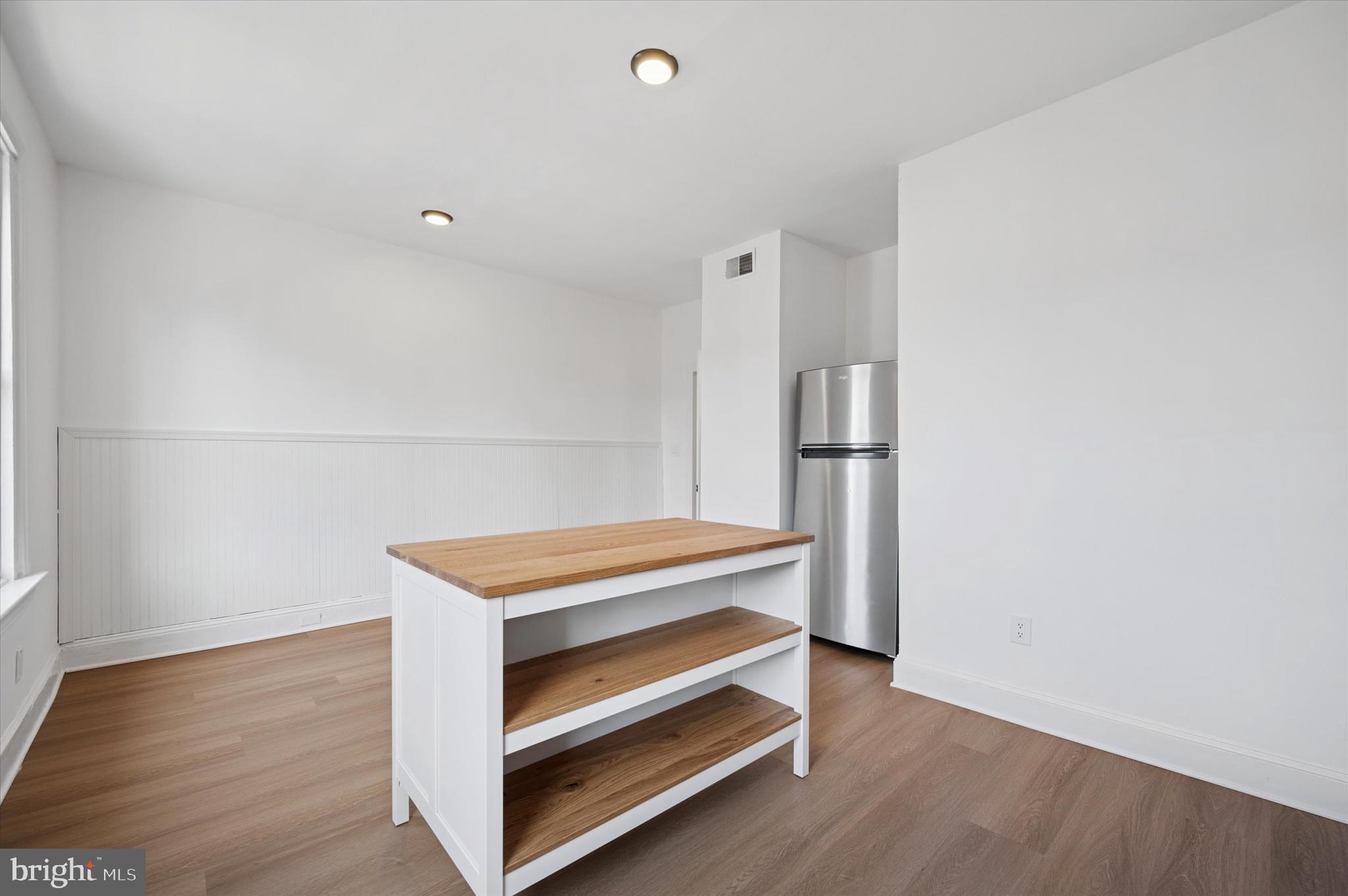 LOGAN SQUARE - Residential Lease