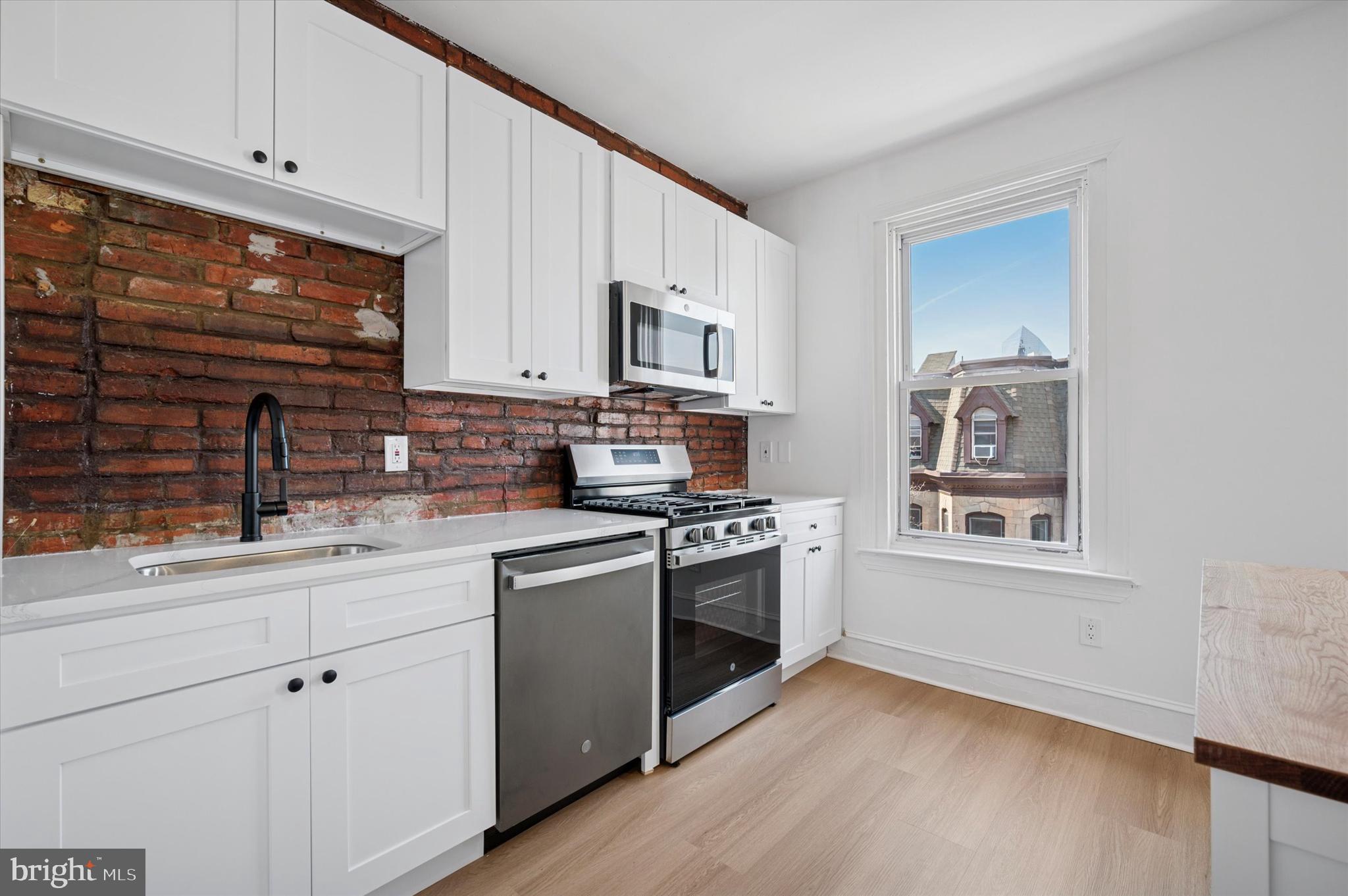LOGAN SQUARE - Residential Lease