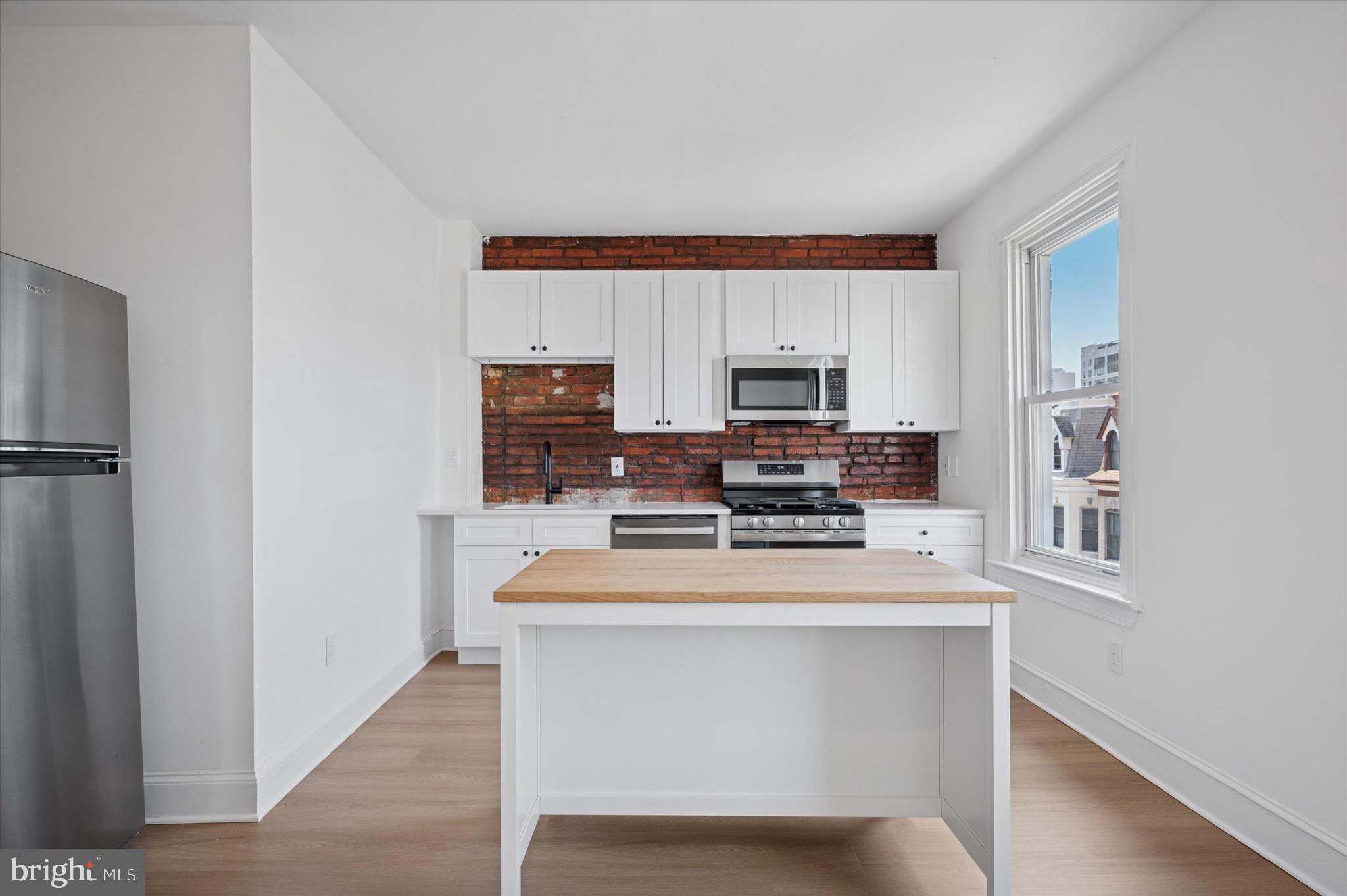 LOGAN SQUARE - Residential Lease