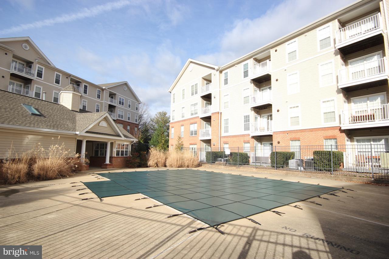 THE PAVILION - Residential Lease