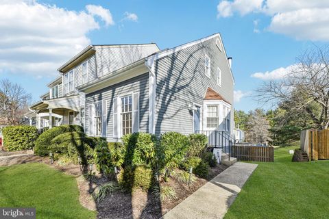 6347 CHIMNEY WOOD COURT ALEXANDRIA VA 22306