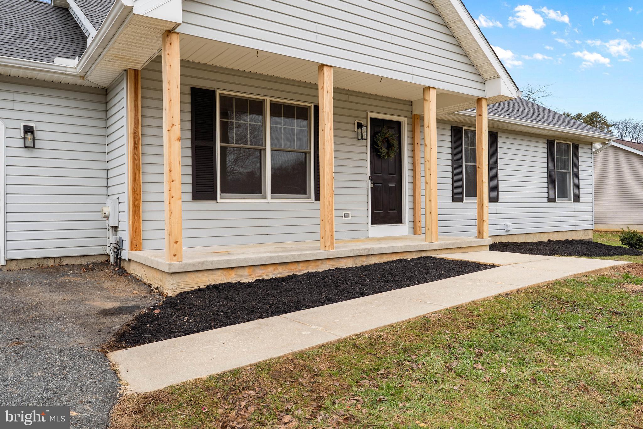 WALNUT MANOR - Residential