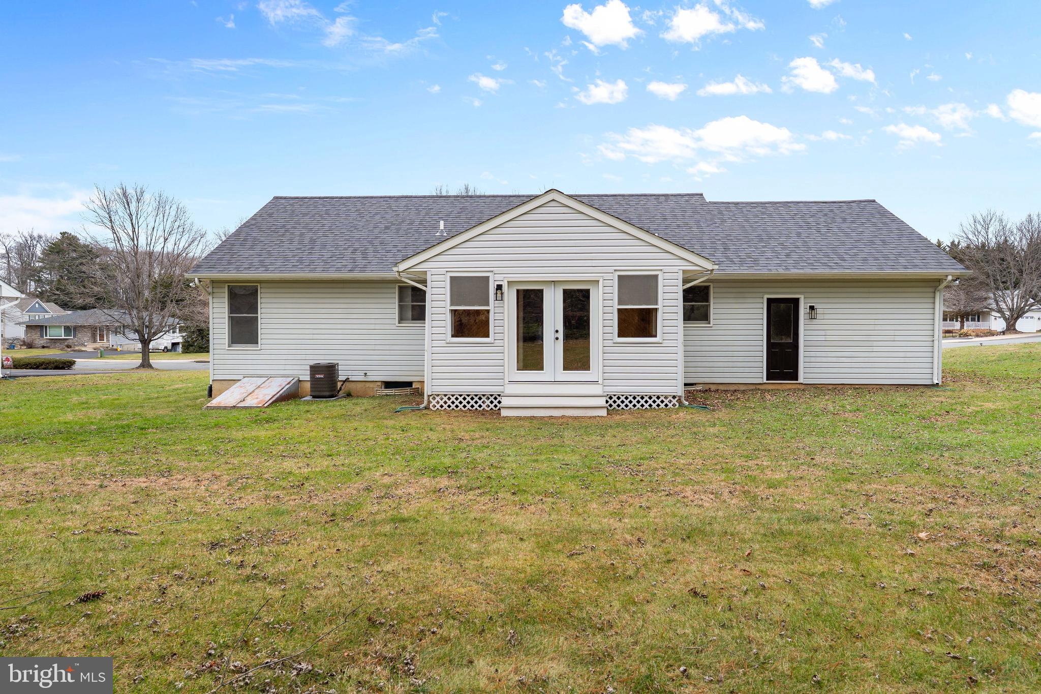 WALNUT MANOR - Residential