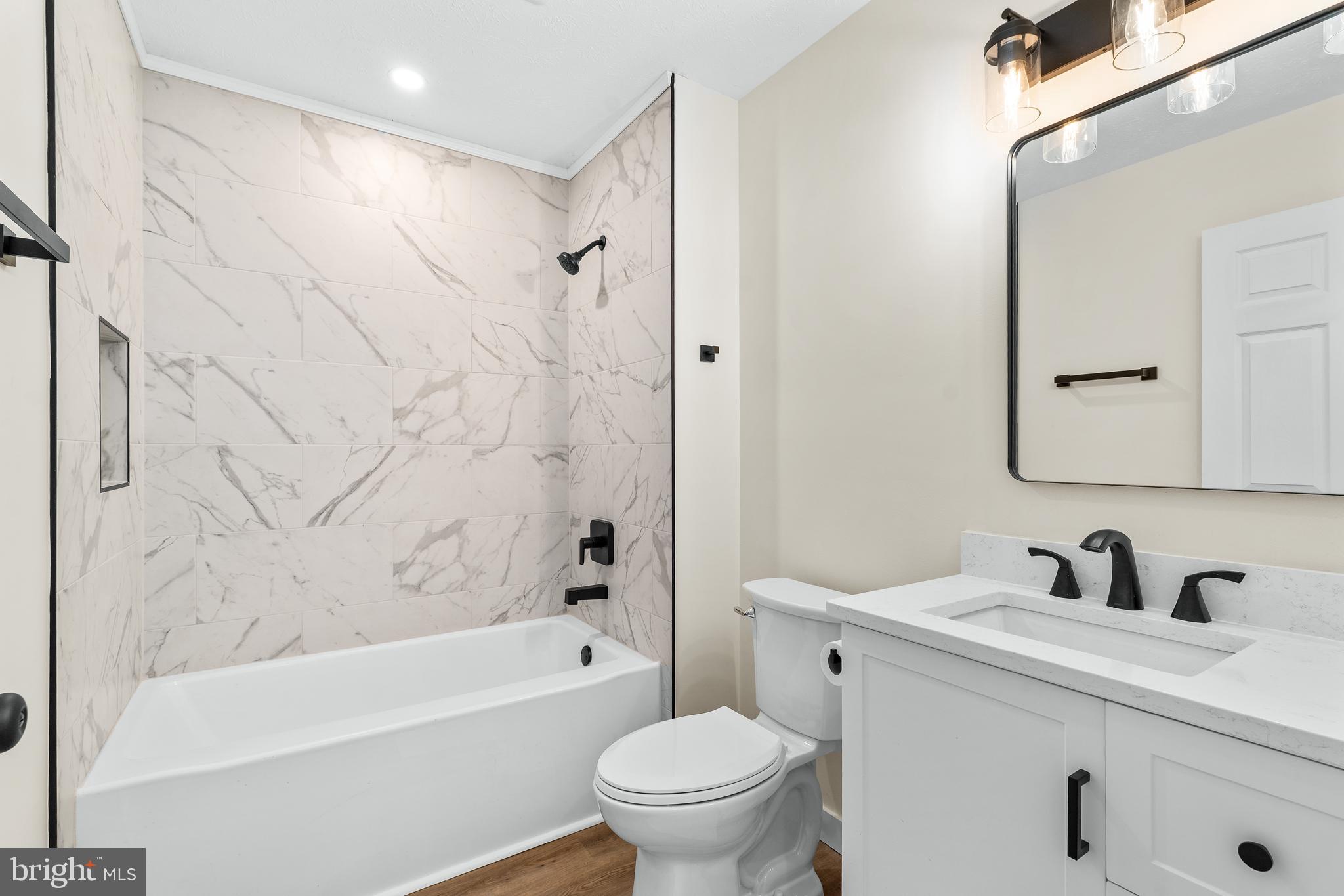 WALNUT MANOR - Residential