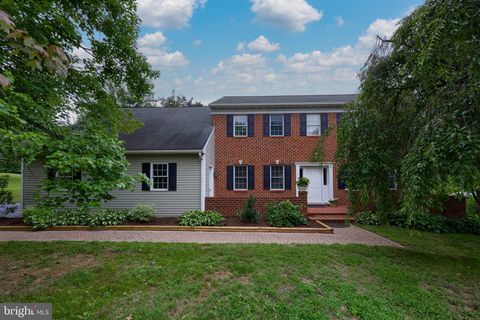 Photo of 14 Mohawk Drive, Conestoga, PA 17516 (MLS # PALA2054384)