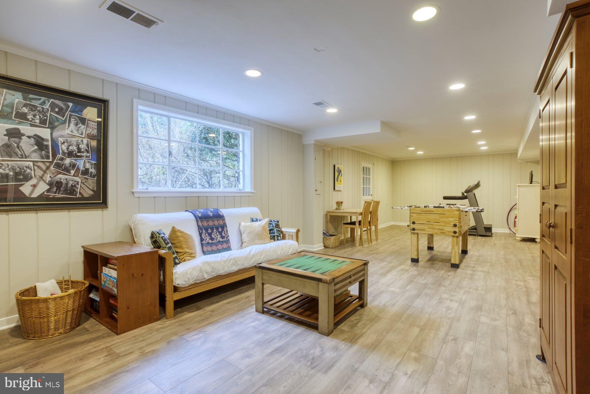 WESTMORELAND HILLS - Residential