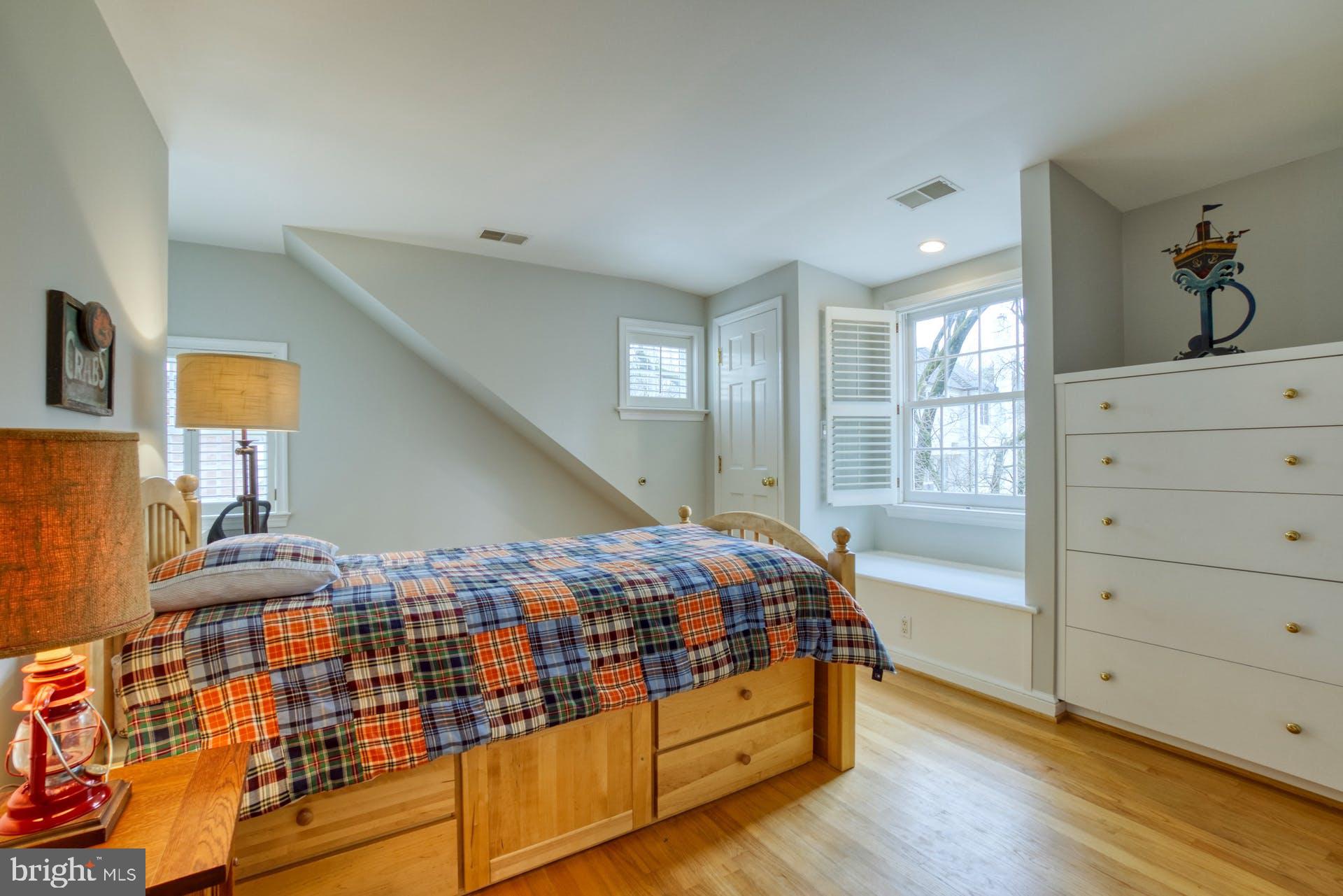 WESTMORELAND HILLS - Residential