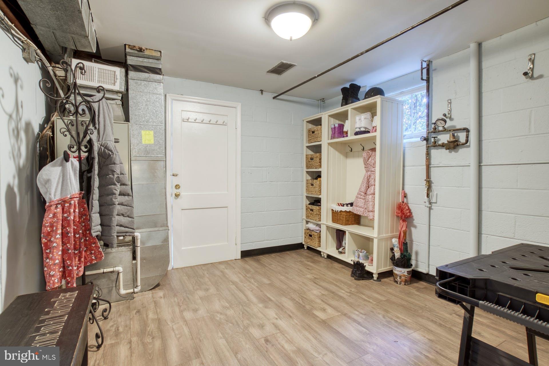 WESTMORELAND HILLS - Residential