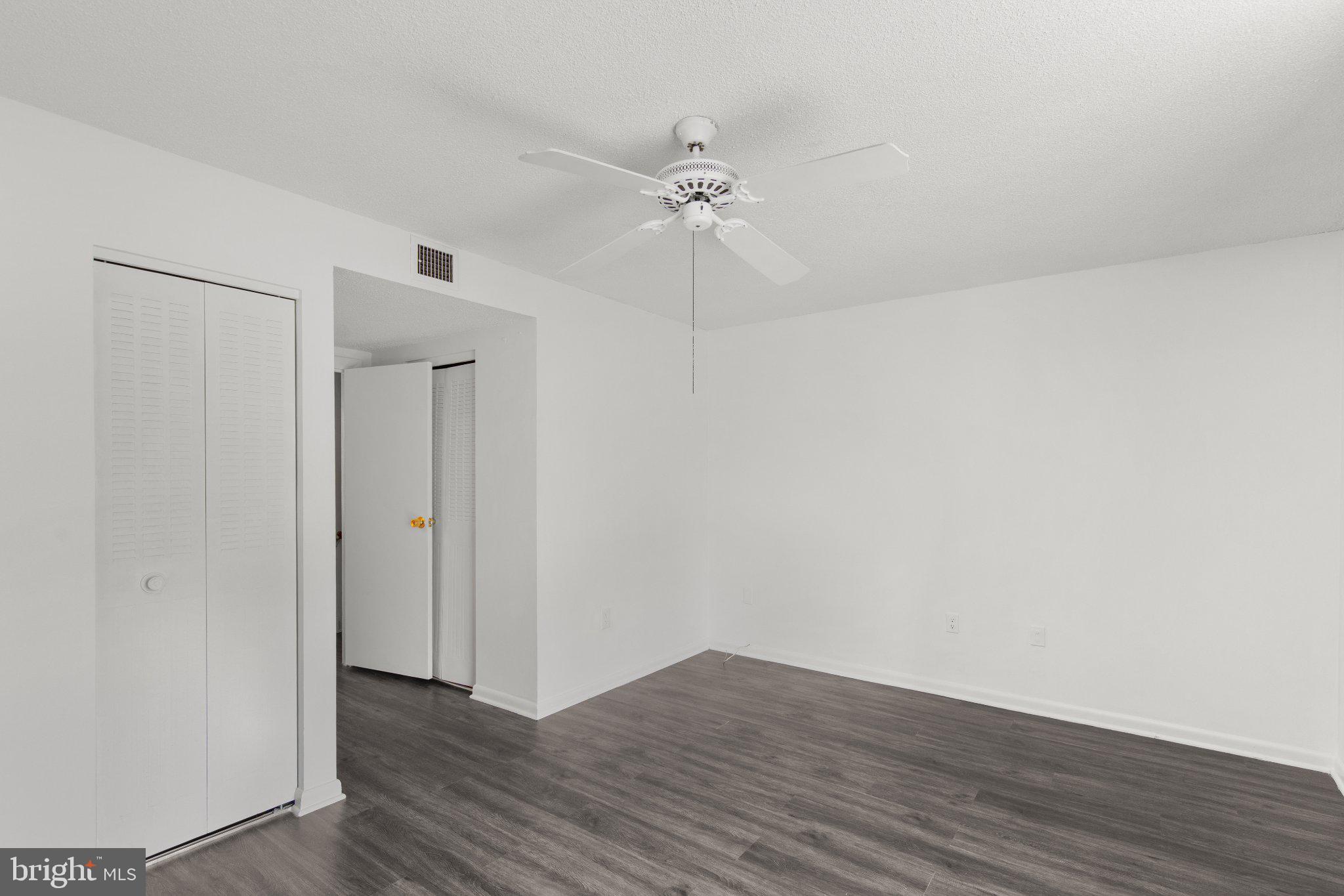 228 CANAL DRIVE G-208